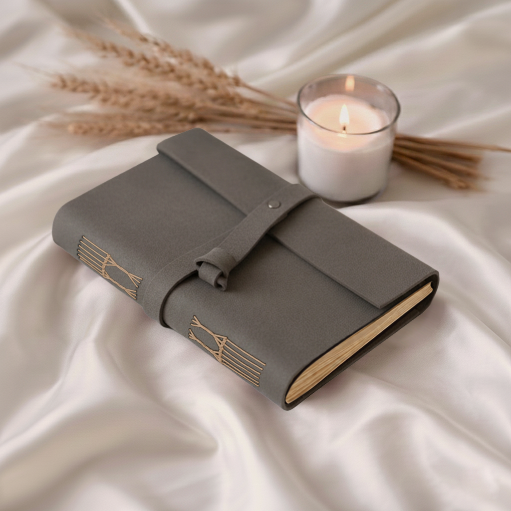 Journal - Vivid- Metal lock