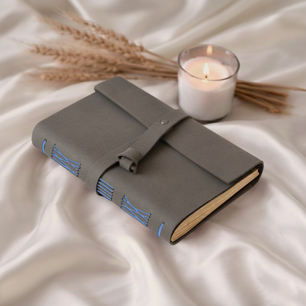 Journal - Nomad- Metal lock