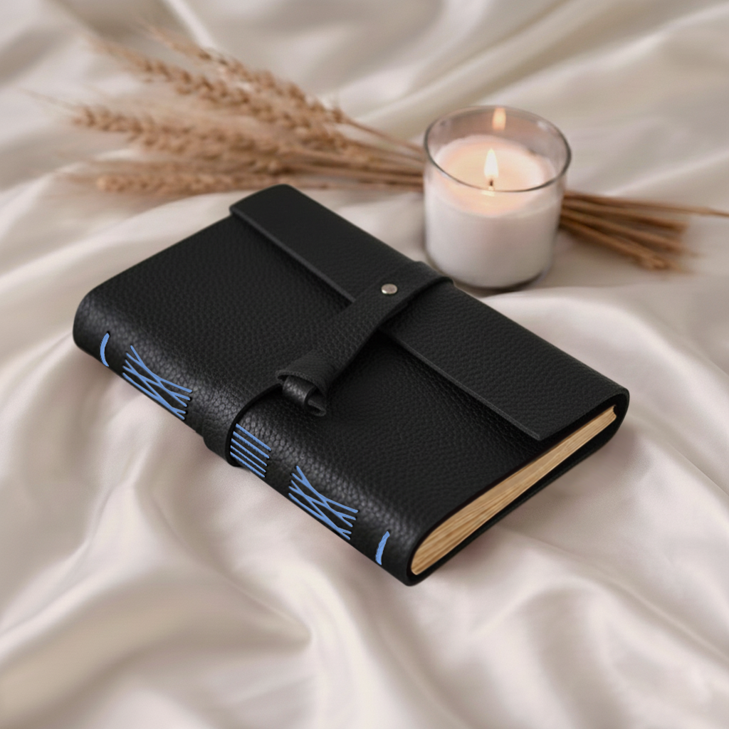 Journal - Nomad- Metal lock