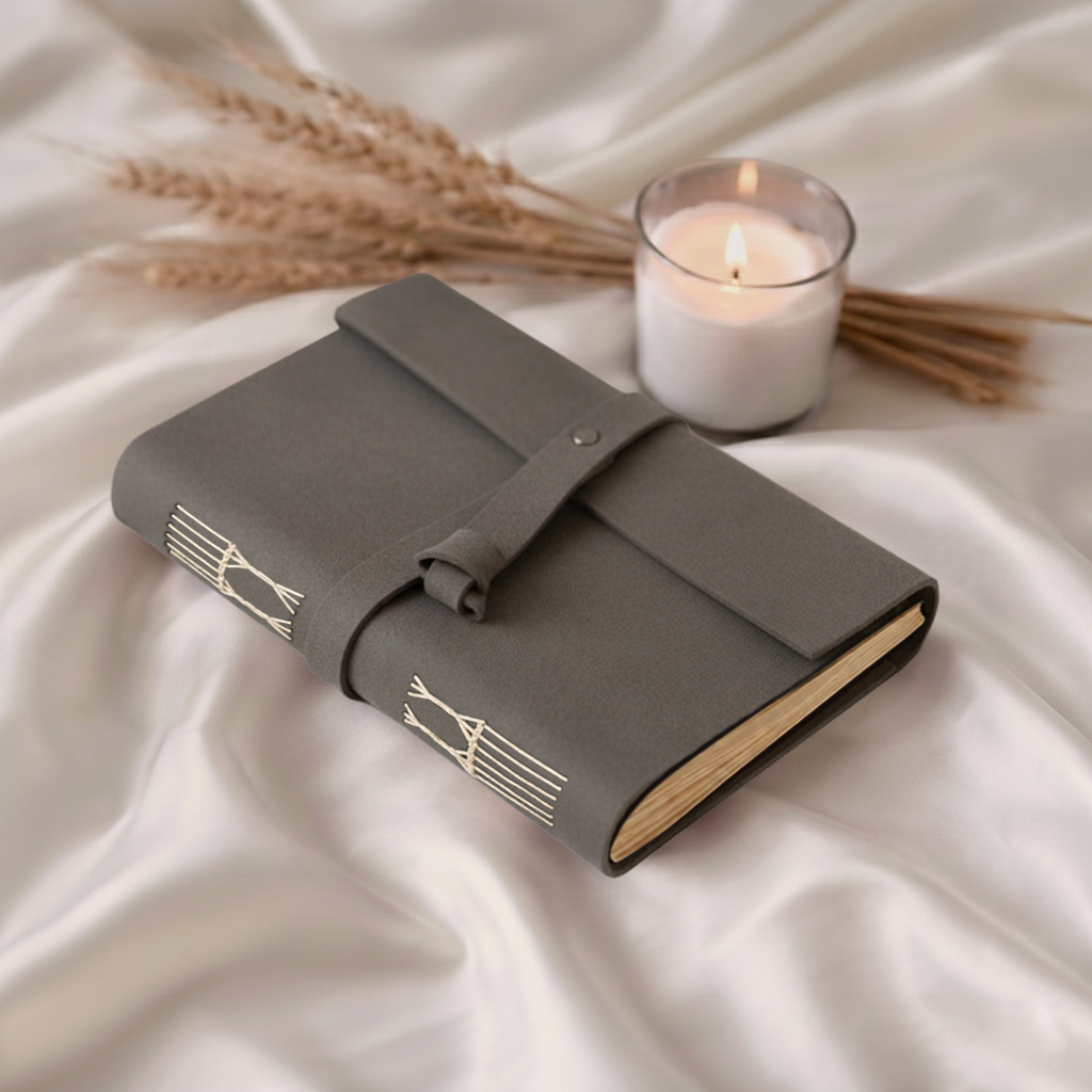 Journal - Vivid- Metal lock