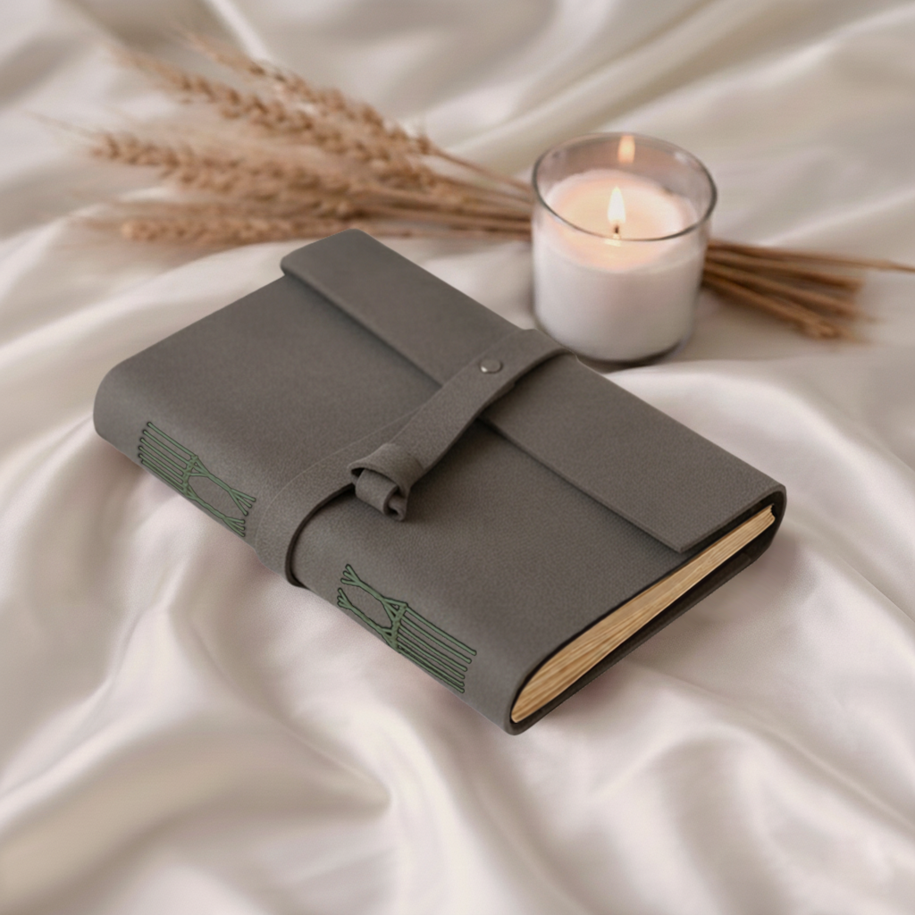 Journal - Vivid- Metal lock