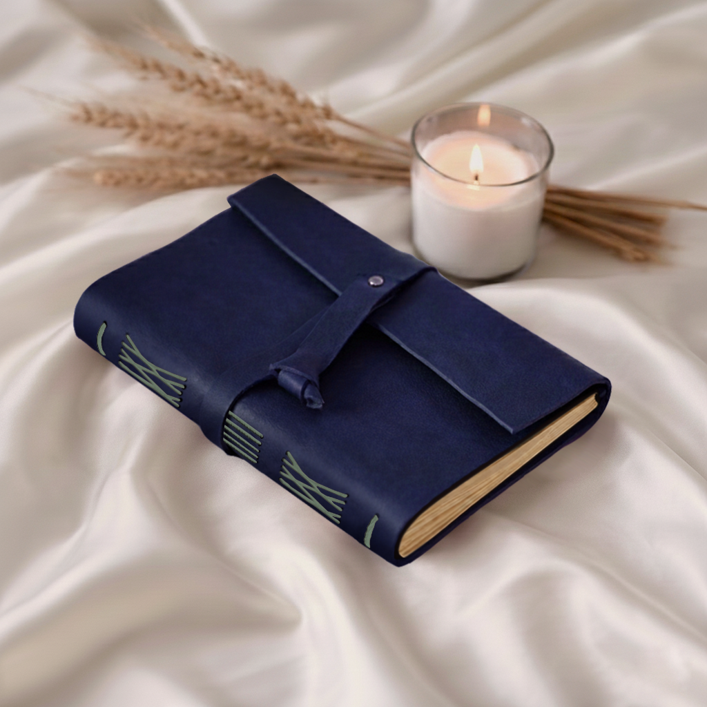 Journal - Nomad- Metal lock