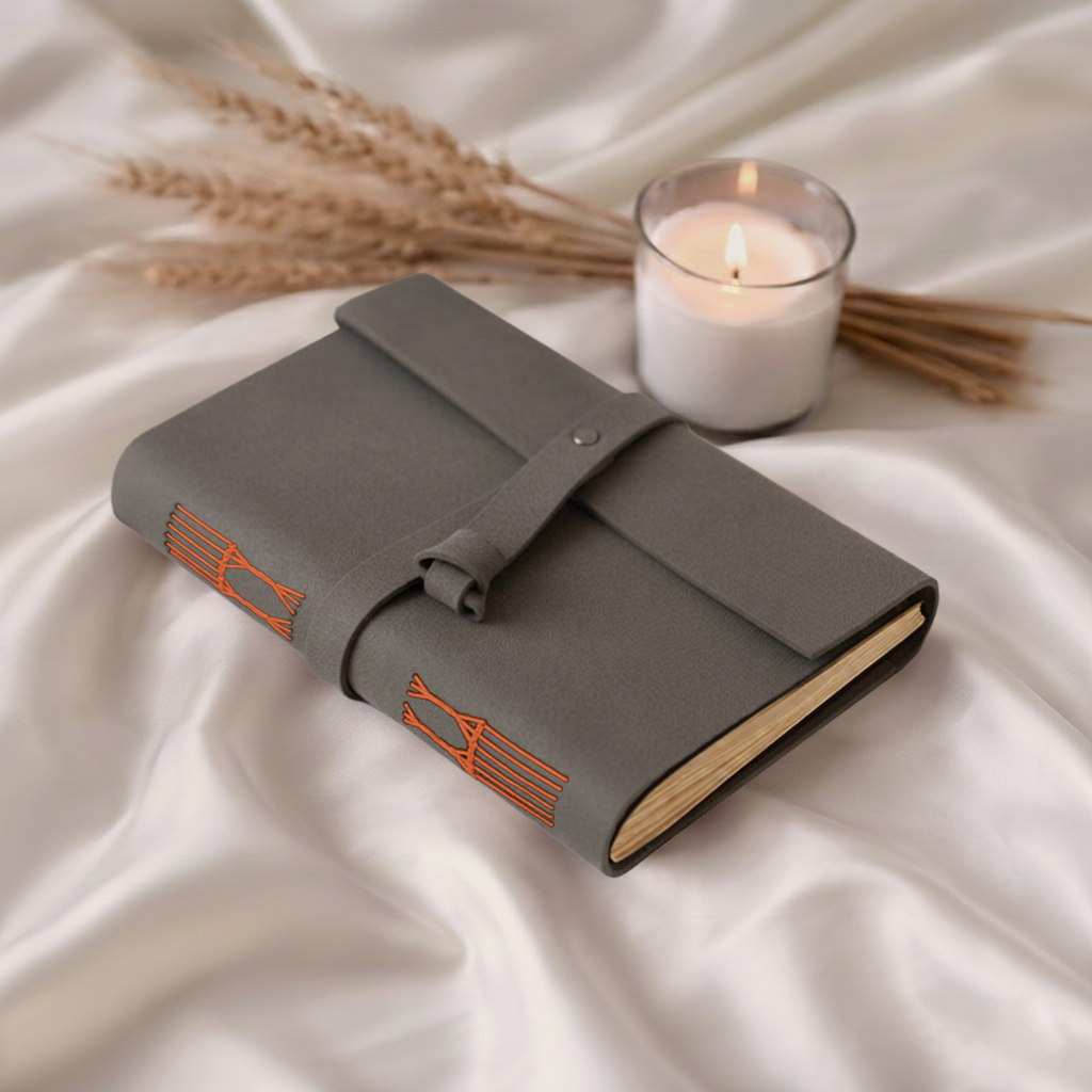 Journal - Vivid- Metal lock